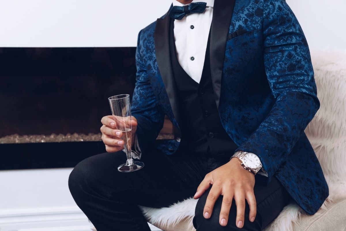 A Guide On How To Wear A Midnight And Royal Blue Tuxedo