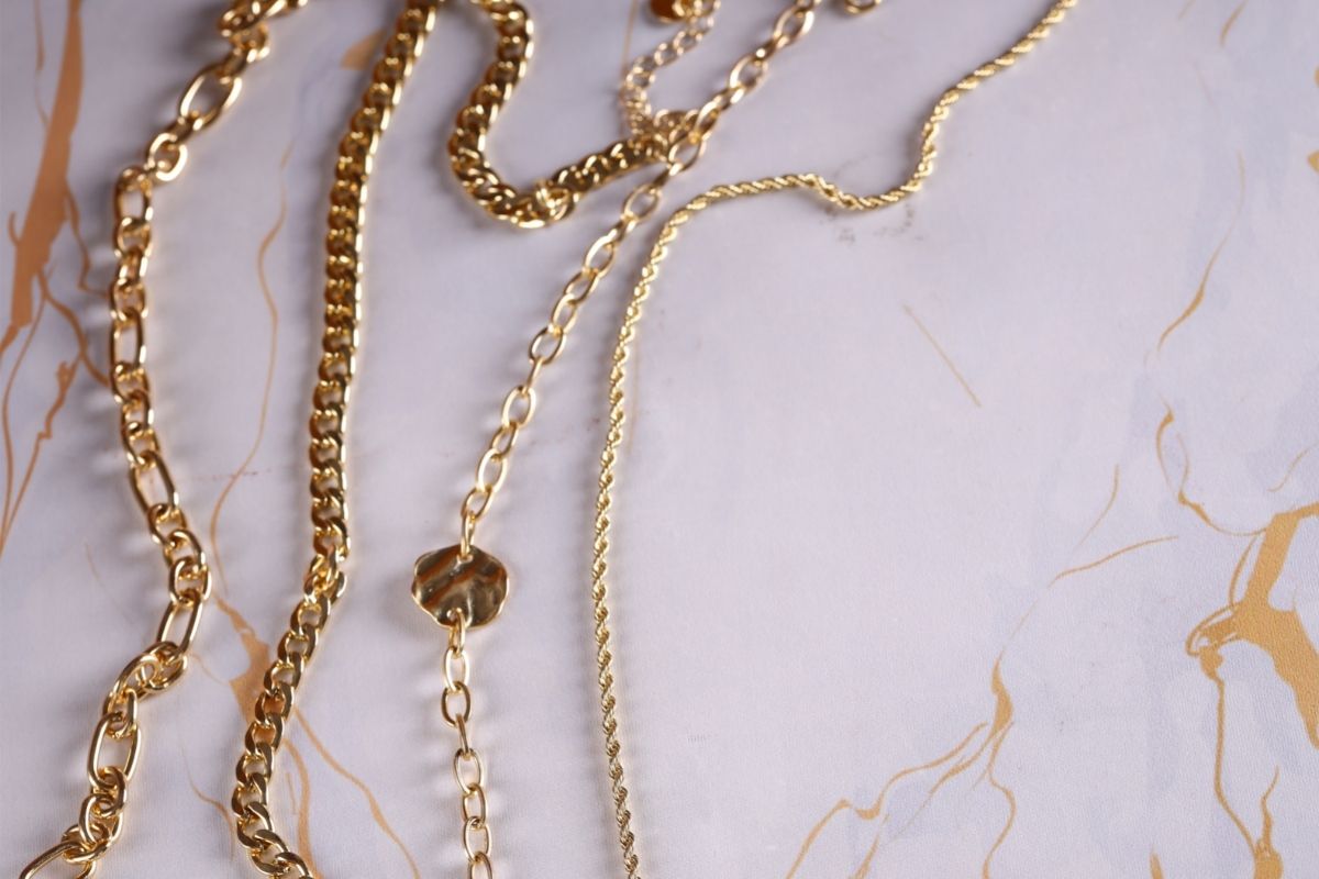The Rise of The Chain Link: A Guide to 16 of the Best Chain Link Necklaces for Men